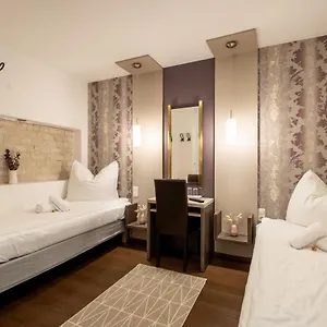  Отель Amadea - Cityhotel
